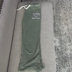 Green The Hamptons New York Sweatpants